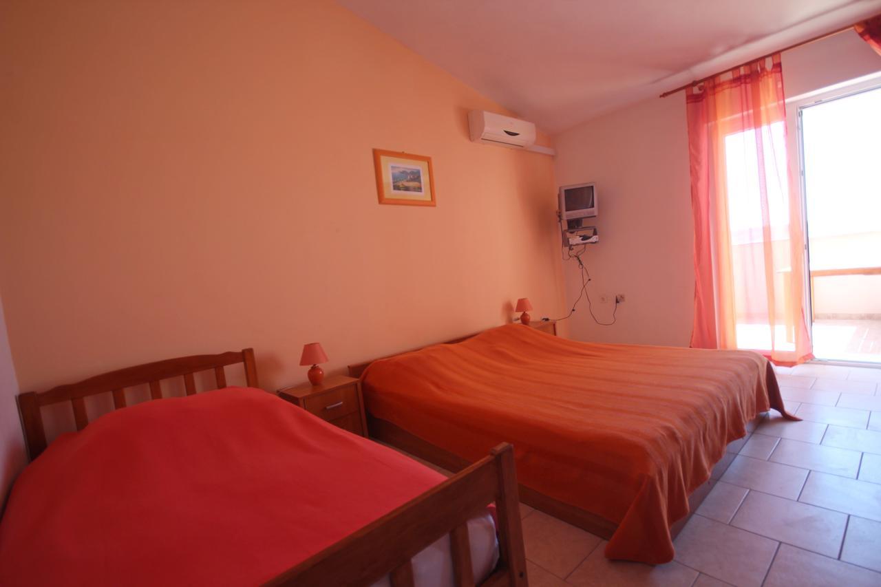 Apartments Njaco Ražanac Zimmer foto